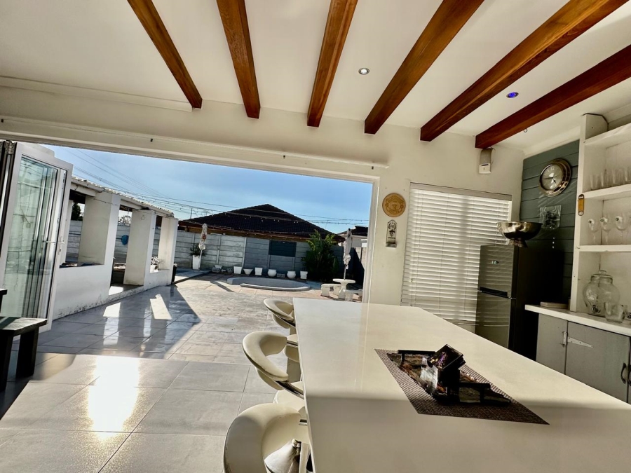 5 Bedroom Property for Sale in Rouxville Western Cape